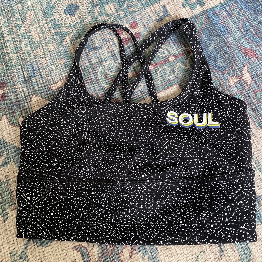 lululemon sports bra; size 6
